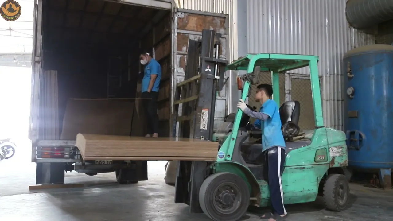 Nhà Máy Sản Suất Đồ Thờ Hải Anh  chuyên Sản Suất Ban Thờ Thần Tài, Bàn Thờ Gia Tiên, Phòng Thờ Cao Cấp !