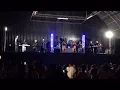Erich Mahua with the band on stage (Whk live show)