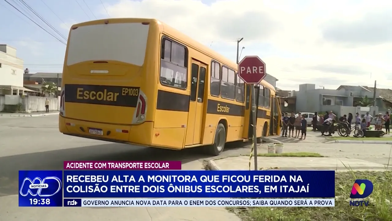 Colisão de ônibus escolares em Itajaí: monitora recebe alta