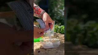 اصفرار الملابس مو بس بيخرب شكلها كمان بيعطي إحساس إنها قديمة 