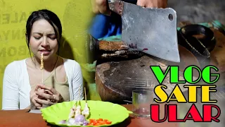Baby Shima makan sate ular di Jakarta