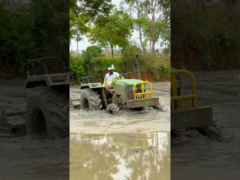 John Deere 4wd tractor working in mud #shorts #trending #tractor
