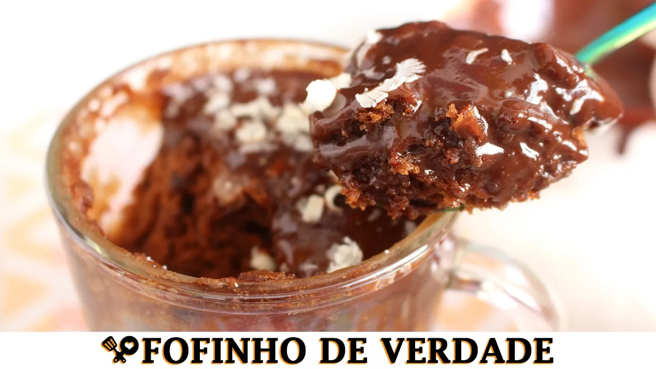 Bolo de caneca é uma delícia! Uma sobremesa superápida, ideal para fazer quando bate aquela vontade . 