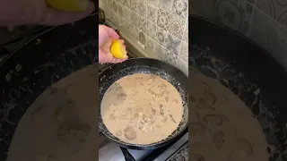 صوص الفطر و الكريمة للبطاطا المهروسة او الستيك Creamy Mushrooms Sauce For Mashed Potatoes And Steak 