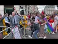 joe locke sebastian croft heartstopper cast dancing and flipping off homophobes at london pride