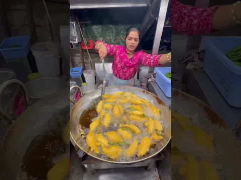 Crispy & Crunchy Onion Pakodi | Indian Street Food