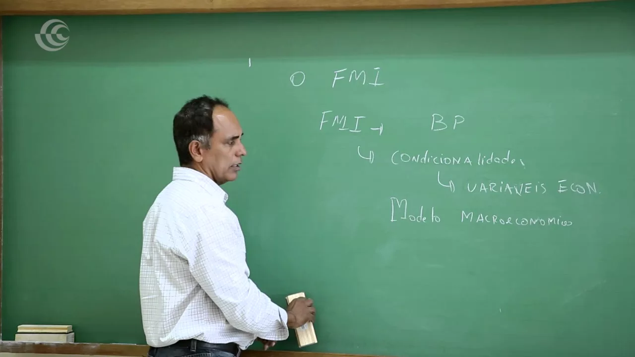 Análise Macroeconômica : Fundo Monetário Internacional (FMI)