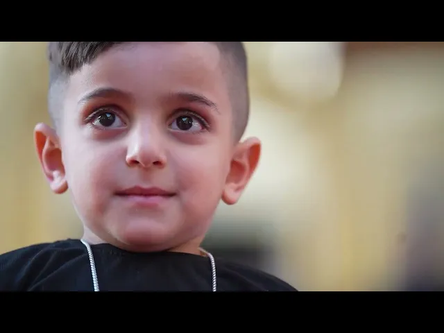 ⁣في أرضها تزهر أغصان الخدمة الحسينية بخُدامٍ مخلصين الأجواء للزائرين إنها العتبة الكاظمية أرض العطاء.