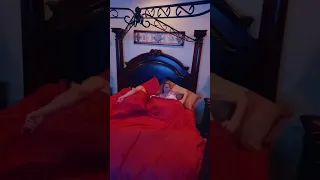 زوج و زوجته في السرير 