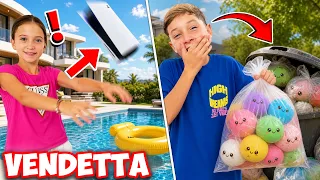 FIGLIACHIARA BUTTA LA PLAYSTATION 5 DI FIGLIODIEGO IN PISCINA! 😱🎮