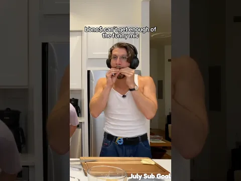 I LOVE THE FUNNY MIC