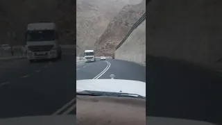 نزول العقبة واستخدام الفرامل 