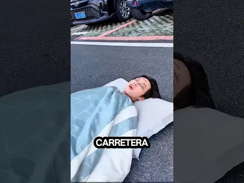😂👏 ¡Cada Problema se Soluciona con un Aplauso! 🚚☂️🏊💡#shorts #luckygamaplay