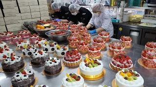 Masterful Cake Making! Incredible Bakeries Making Hundreds of Cakes Every Day [ASMR]
