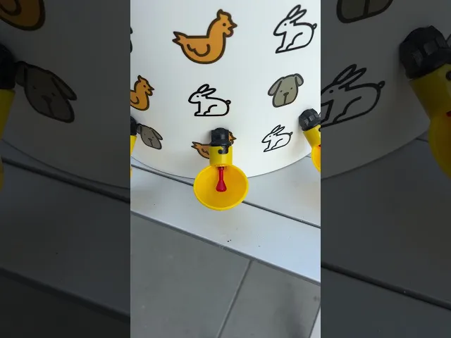 Cubo de 32 litros con bebederos automáticos – Ideal para pájaros