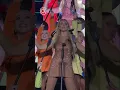 Download Lagu Hadise - Aşk Kaç Beden Giyer (Live) #Hadise #Canlı #Konser