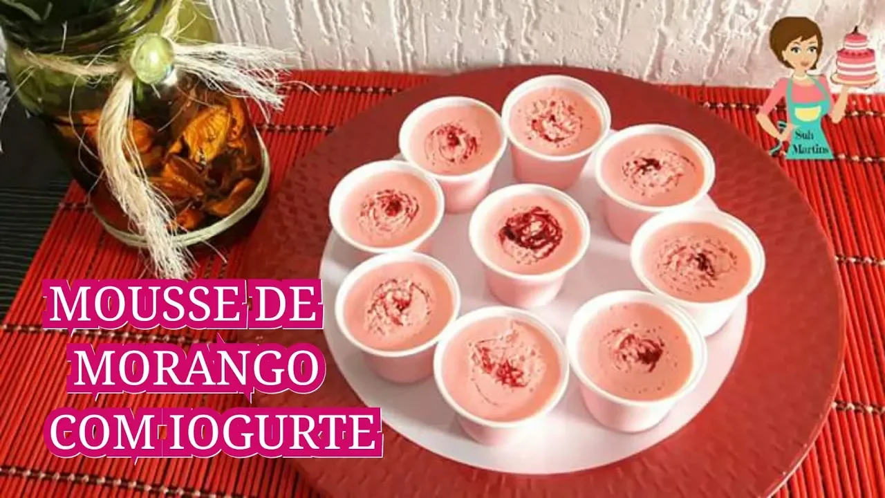 Vejam essa delícia de mousse de maracujá! Não leva ovo nem gelatina. Super fácil de fazer, e de queb. 