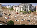 Download Lagu 9 minuten geleden, Chaos in Spanje! De halve stad in Catalonië werd door een storm in zee gestort.