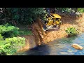 Download Lagu VIRAL POTENTIAL! Watch Bulldozer Build Rain Forest Road With SHOCKING SPEED!