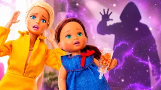 Кто в плаще с капюшоном? Неожиданная встреча на кухне 🕯️😱