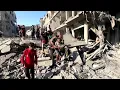 Download Lagu Het dodental onder Palestijnen overschrijdt de 66.000 terwijl de Israëlische premier Netanyahu zich voorbereidt op een ontmoeting met Trump in de VS.