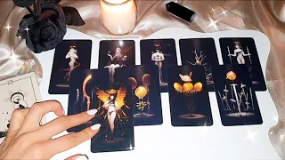 هل أنت على بال هذا الشخص هل يفكر بك رسائل من عقله الباطن لك الآن طاقة زمنية مفتوحة 