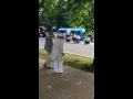 Russian lady dances in vlak bij Sokolniki, Moskou, Rusland