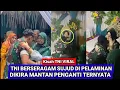 Download Lagu Heboh Anggota TNI Bersujud Di Kaki Ibu Ini Ternyata Anaknya Pulang Dari Tugas Kasih Kejutan Pulang