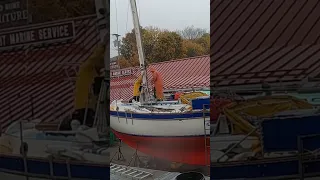 Mast goes up Part 2