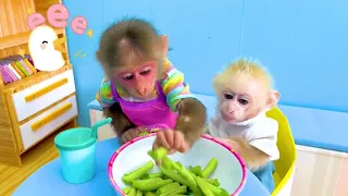 BiBi help Dad take care of baby