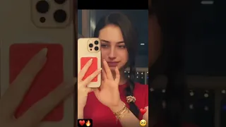 فاكر عنيها وضحكتها   لمسة إيديها وبراءتها     لانا محمد  لاناولين                        دندنها