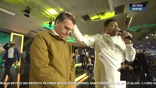 PRESIDENTE DA REPÚBLICA RECEBE ORAÇÃO DO APÓSTOLO VALDEMIRO SANTIAGO MEGA VIGÍLIA DOS TALENTOS