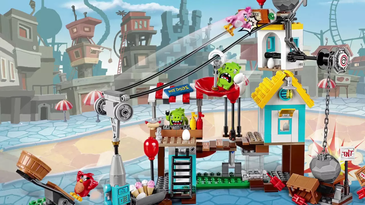 Lego Angry Birds Movie Pig City Teardown Review