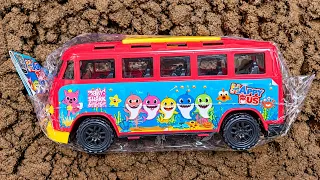 WOW Gali Mobil-Mobilan di Tanah Happy Bus Shark Merah, Mobil Monster, Mobil Balap, McQueen Cars