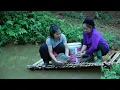 Download Lagu Journey to make money from cinnamon bark and a strange wild fruit: MAY buy more fish to raise