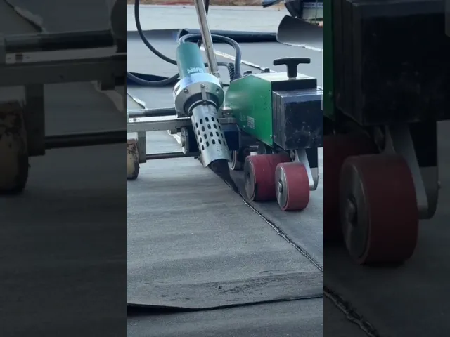 LarOn 21 | เครื่องเชื่อมเมมเบรนหลังคา