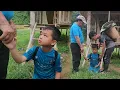 Download Lagu Two orphans were kicked out of their homes. No place to stay, wandering with many difficulties