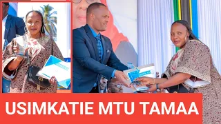 MARINYAZI HONEY “MAMA ASALI” APONGEZWA NA NAIBU WAZIRI WA VIWANDA NA BIASHARA DENNIS LONDO.