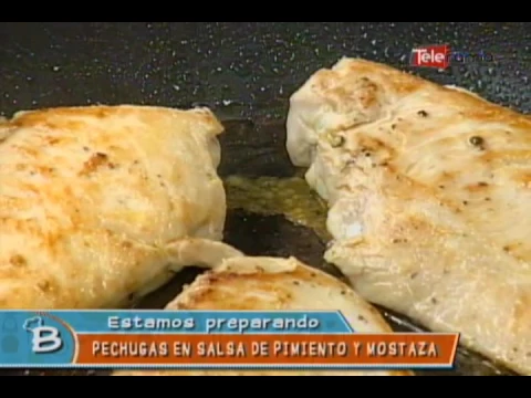 Pechugas en salsa de pimiento y mostaza