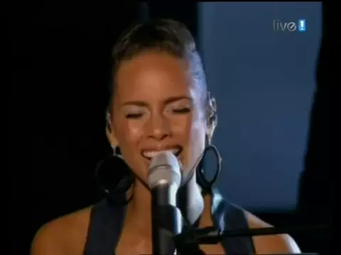 Download MP3 Alicia Keys - Superwoman (live) - feat. Queen Latifah and Kathleen Battle - rare video