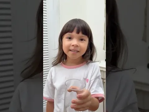 Kids learn to save water - Good habits - Maya and Molly