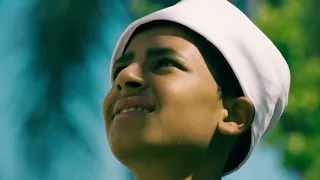 يا أزهري ا أنت فخر للورى ل م ن الفخار إذن إذا لم تفخ ر الموسم العاشر من حفل تحدي القراءة العربي دندنها