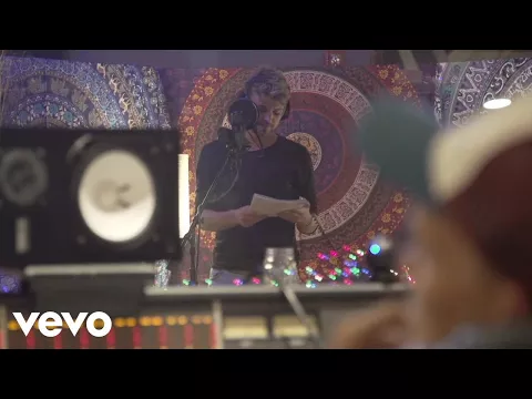 Download MP3 Avicii - Without You (The Making Of) ft. Sandro Cavazza