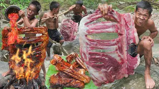 Primitive Forest Cooking Pork Rib Feast in the Wild  Traditional Outdoor Cooking Adventure
