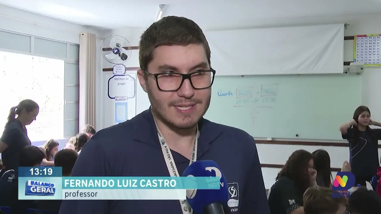 Escolas proíbem uso de celulares em sala de aula