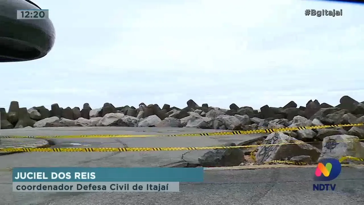 Molhe de Itajaí fica danificado após passagem de ciclone