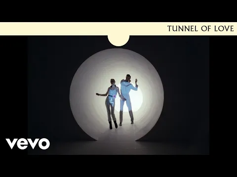 Download MP3 Dire Straits - Tunnel Of Love (Official Music Video)