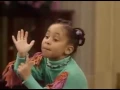 Video di Funny little girl Olivia sings I'm a woman - The Cosby Show