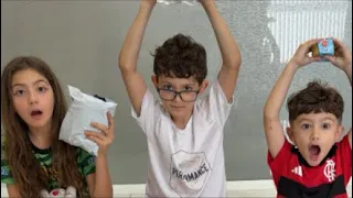 Tia Dani está ao vivo! Abrindo surpresas!