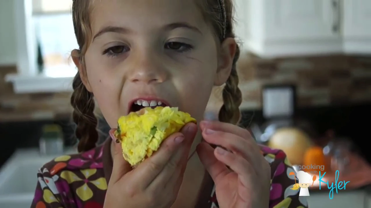 How to make Omelette Muffins/Quick-on the Go Recipe your Kids will Love